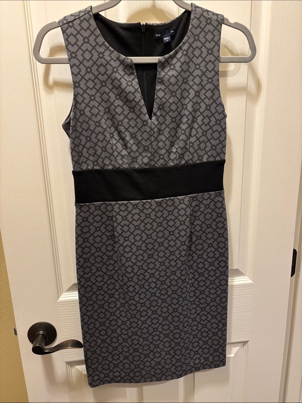 GAP Gray Patterned Sheath Dress with Black Waistband